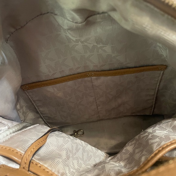 Michael Kors Rhea Medium Leather backpack - Picture 5 of 6